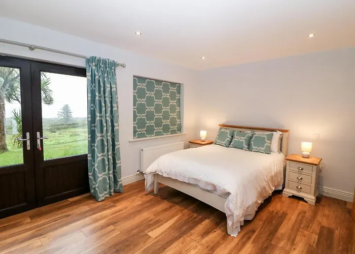 Casey House * Каслтаунбер